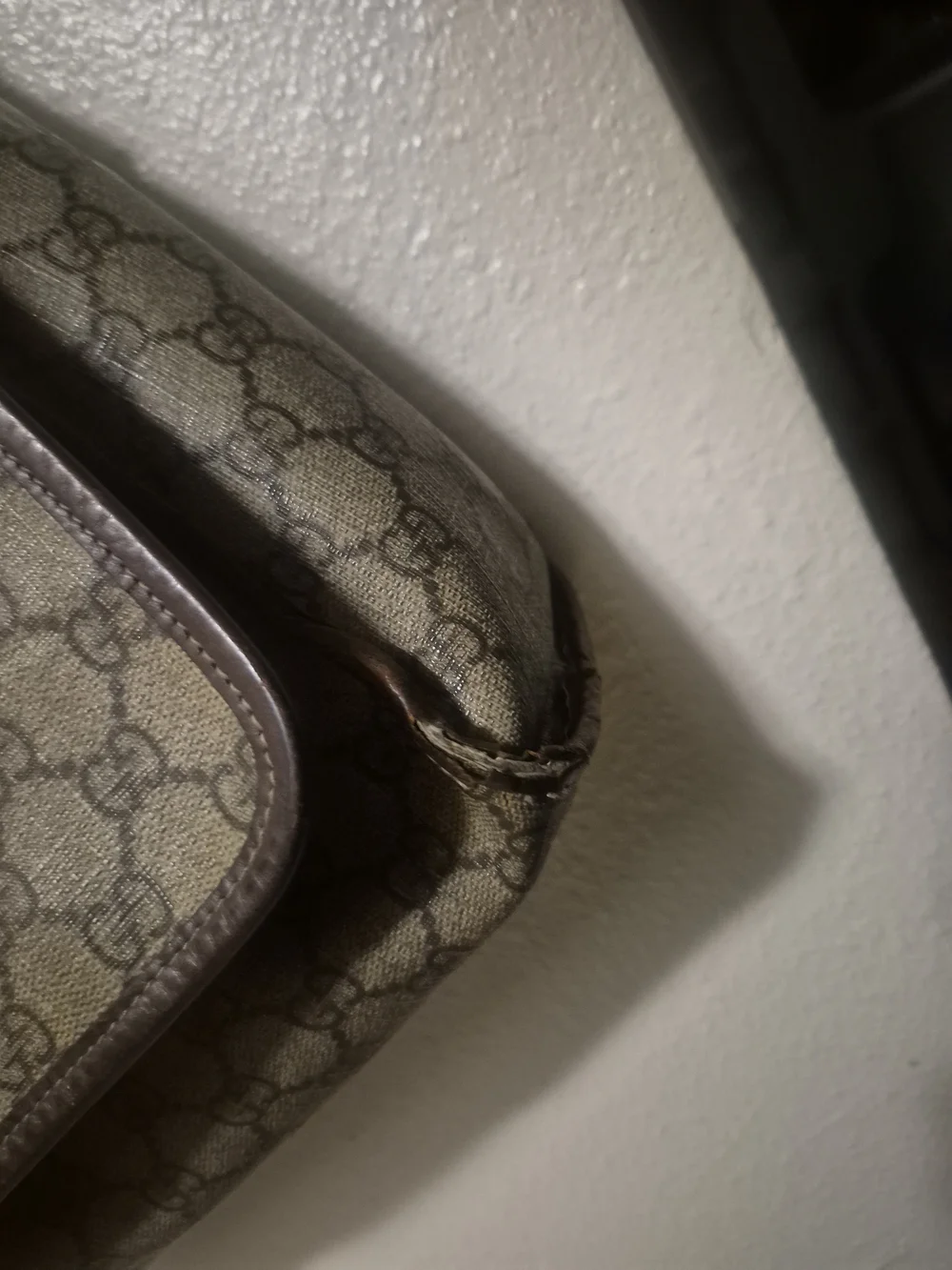 Gucci messenger bag